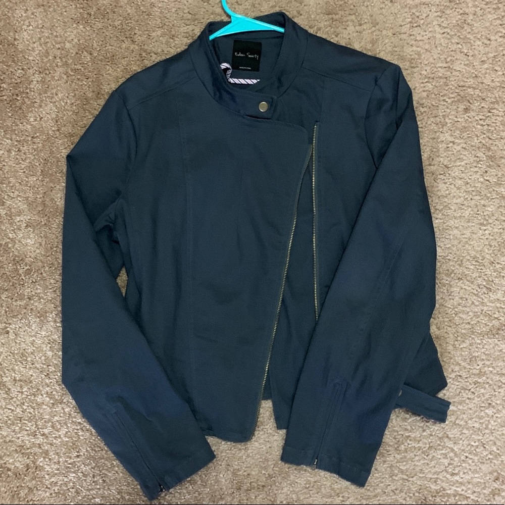 Light weight jacket